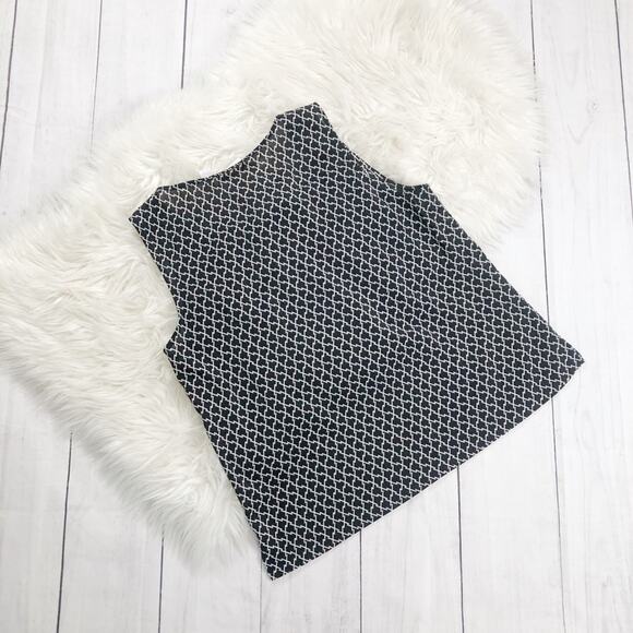 Chico’s Women's Print Blouse Black Scoop Neck Sleeveless Size 2 NEW‎ - Picture 3 of 3